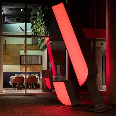 Hotel J44 Lifestyle 5*