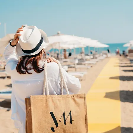 J44 Lifestyle ليدو دي يسولو