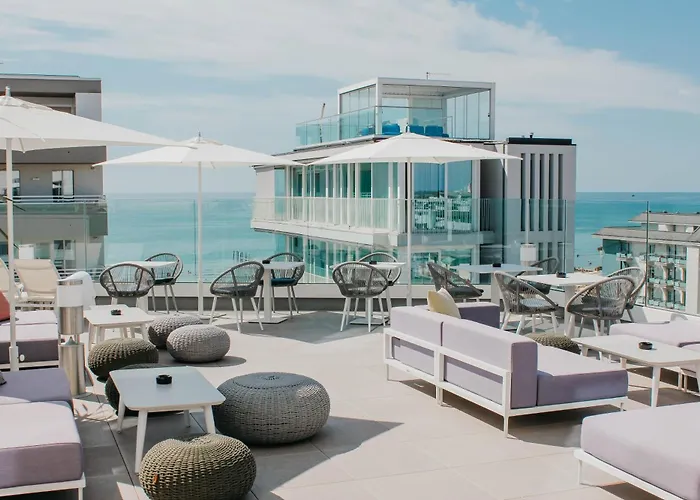 Hotel J44 Lifestyle 5*