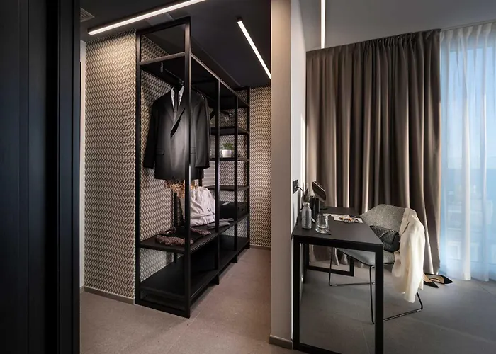 J44 Lifestyle Hotel 5*